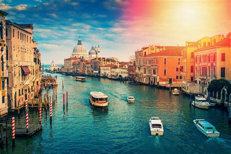 VENICE GRAND CANAL .